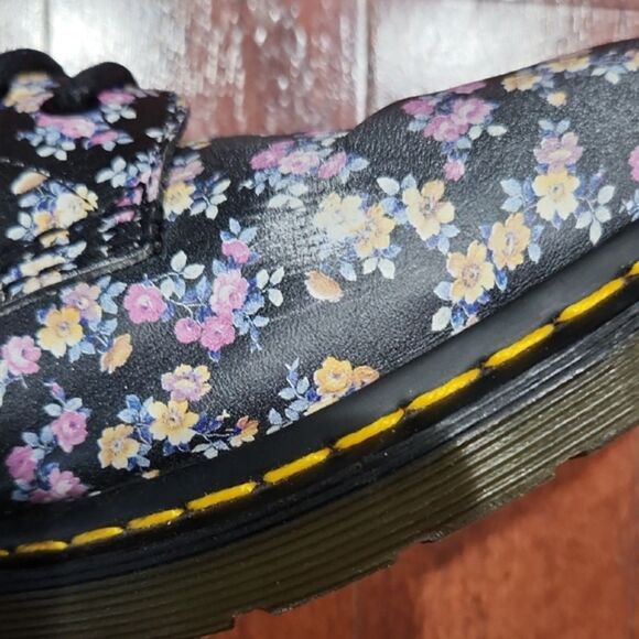 Dr. Martens Women's Clemency Boot, Black Petit Floral, Size 11 - Picture 10 of 10
